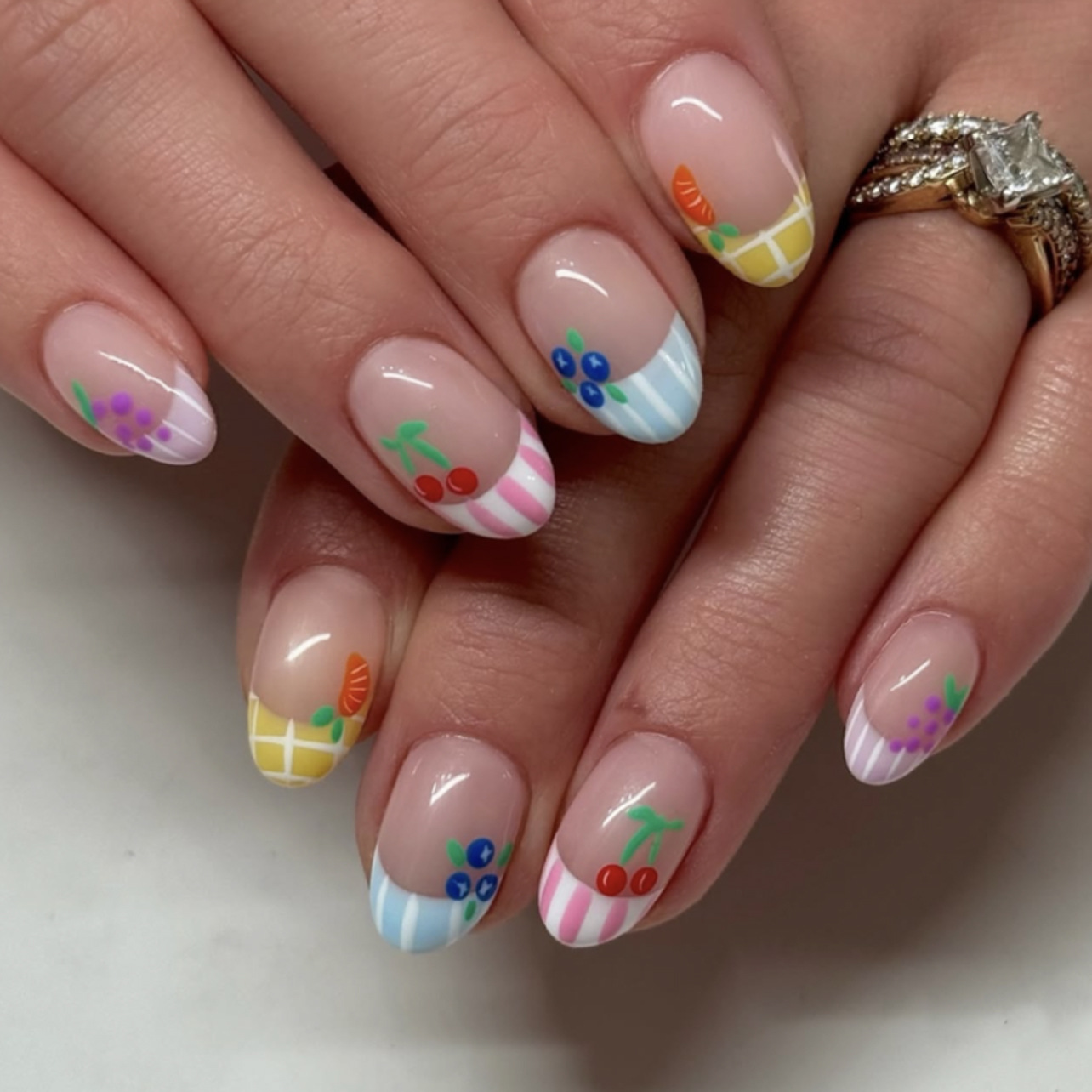24 قطعة أظافر اللوز البسيطة نص - مراجعة Nail Art Flower وسعره