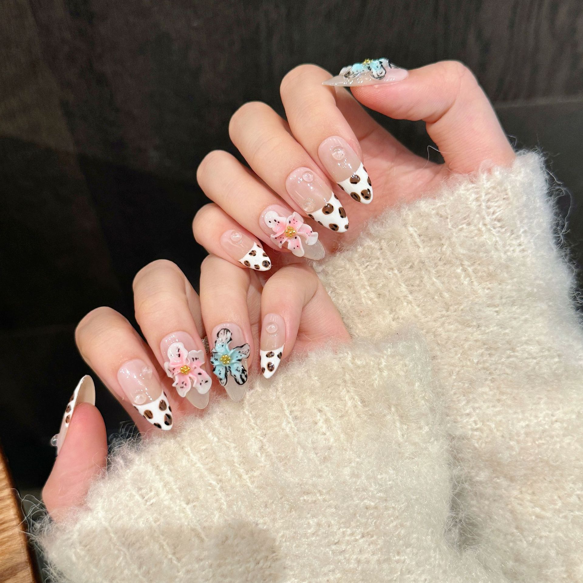 10 قطعة اللوز اللامع اليدوية ا - مراجعة Nail Art Flower وسعره